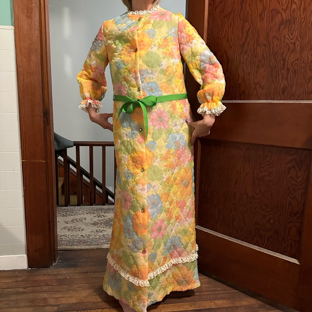 Vintage Floral Quilted Robe with Green Bow
